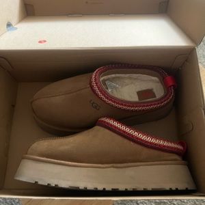 Womens UGG® Tazz Platform Clog - Chestnut